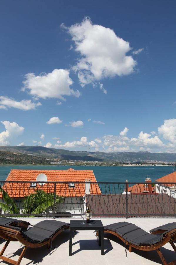 Apartment With Terrace And Sea View - Lucic Trogir Exterior foto