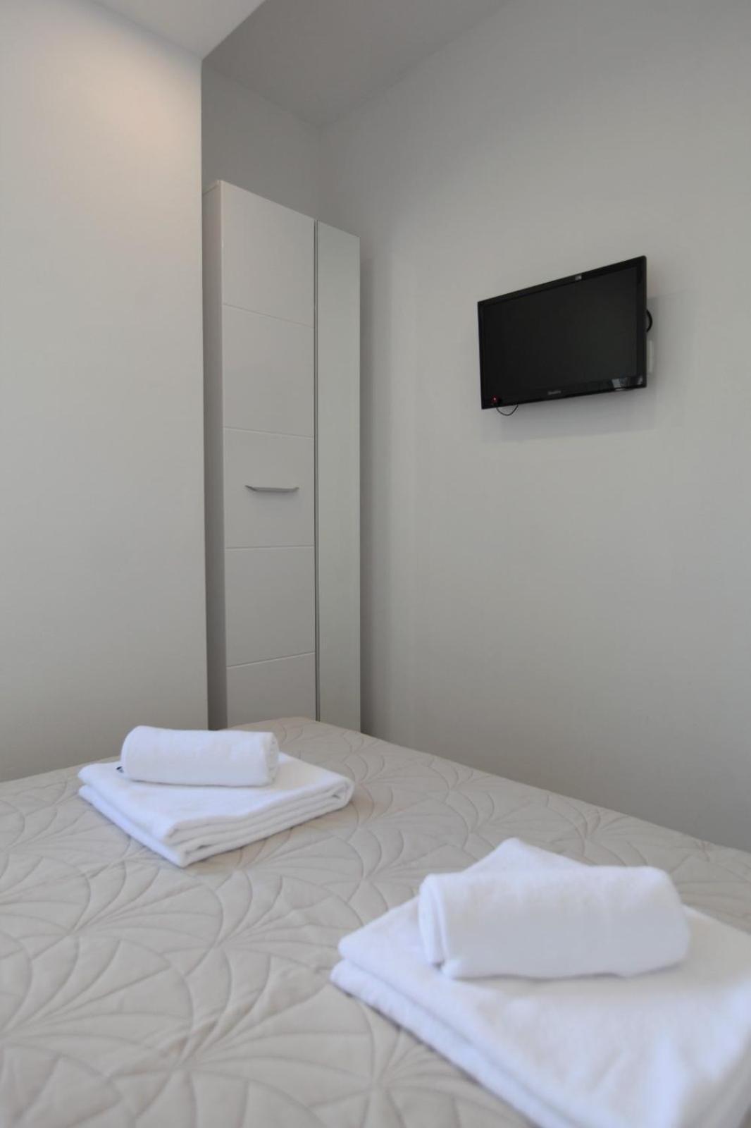 Apartment With Terrace And Sea View - Lucic Trogir Exterior foto